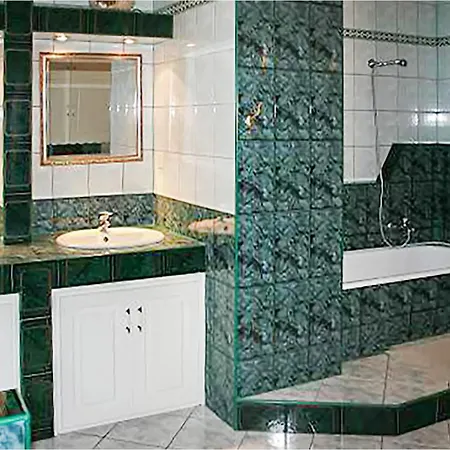Vakantiehuis 5 Bedroom Stunning Home In Boreczno *